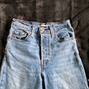 Levi’s light wash high waisted jeans